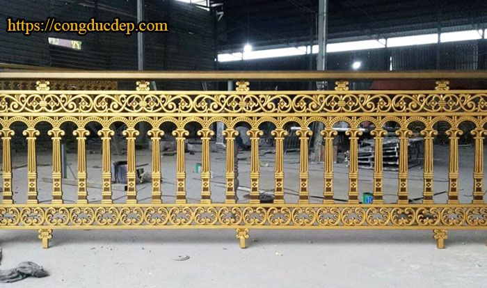Lan acn nhôm đúc cổ điển tinh sảo